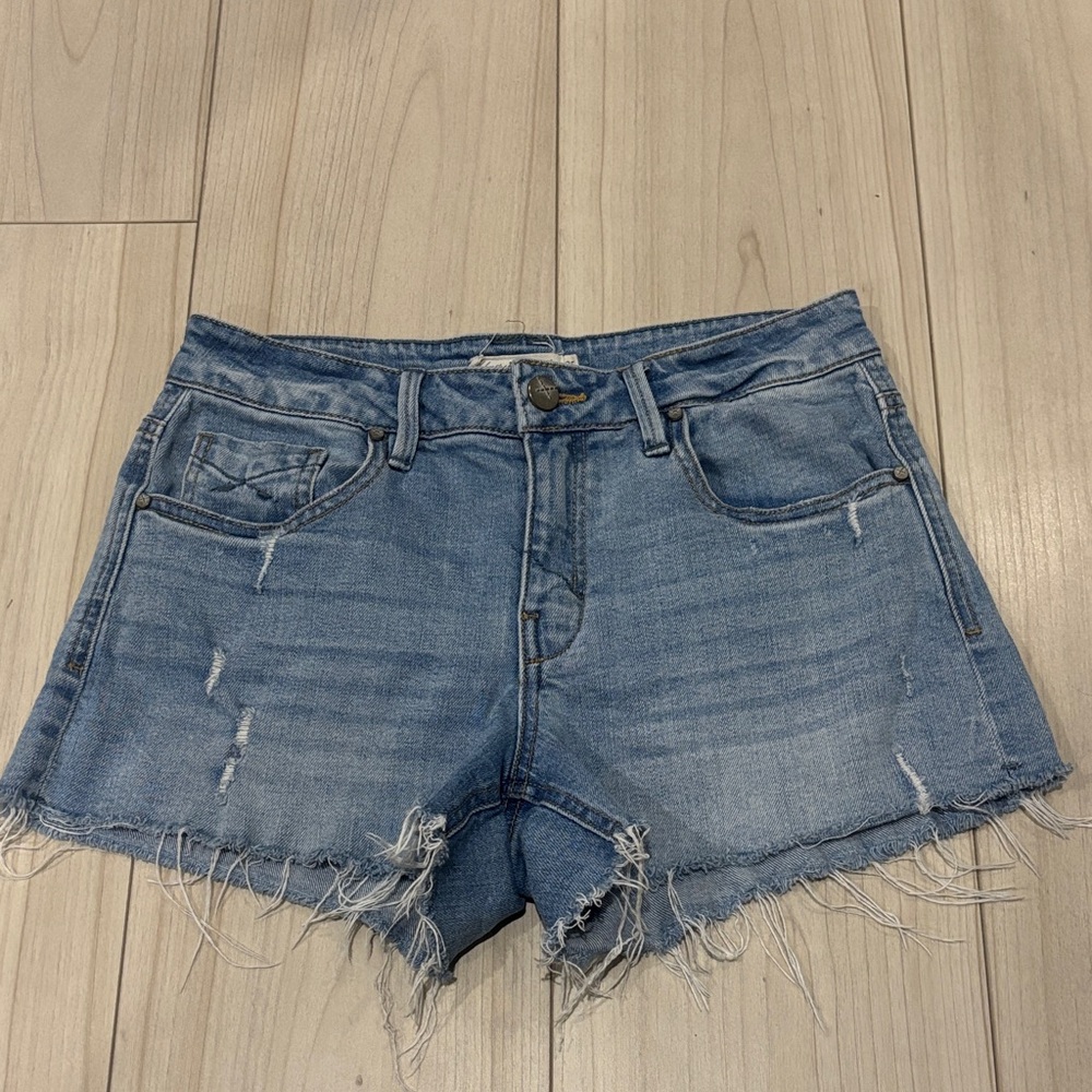 Casual Blue Frayed Hem Jean Shorts